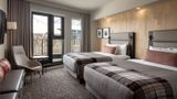 <b>Peaks Hotel and Suites Suite</b>. Images powered by <a href="https://iceportal.shijigroup.com/" title="IcePortal" target="_blank">IcePortal</a>.