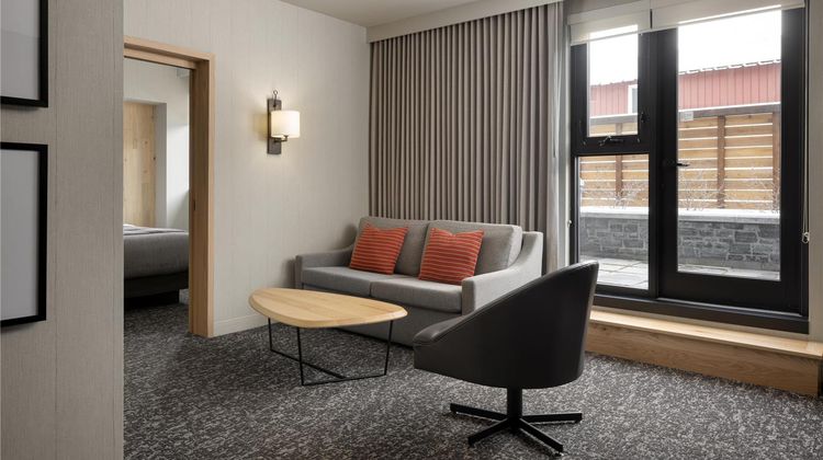 Peaks Hotel and Suites Suite