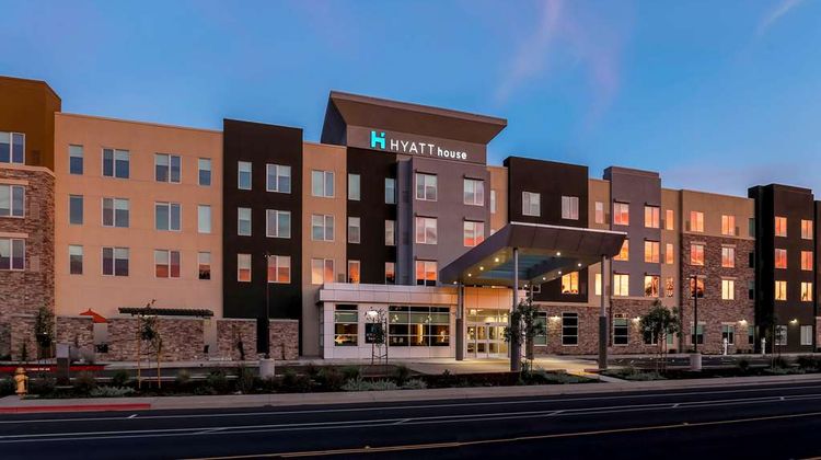Hyatt House Davis Exterior