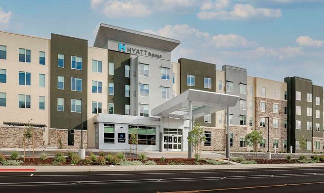 Hyatt House Davis Exterior