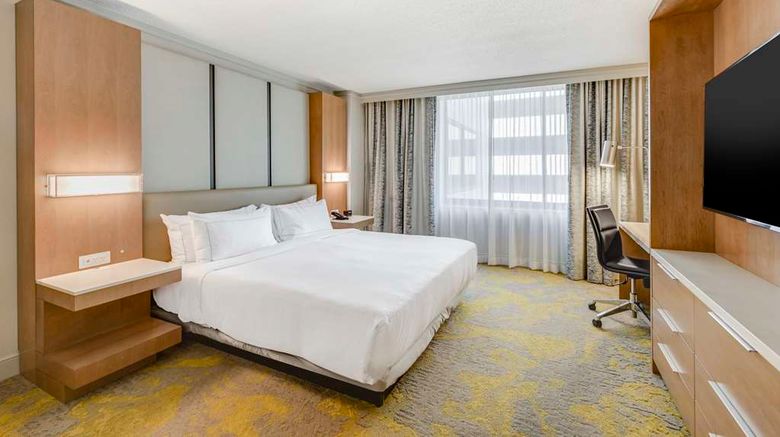 <b>Hilton Washington DC Capitol Hill Room</b>. Images powered by <a href="https://iceportal.shijigroup.com/" title="IcePortal" target="_blank">IcePortal</a>.