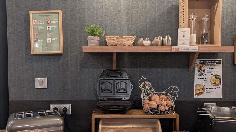 <b>Ibis Styles Contres-Cheverny Restaurant</b>. Images powered by <a href="https://iceportal.shijigroup.com/" title="IcePortal" target="_blank">IcePortal</a>.