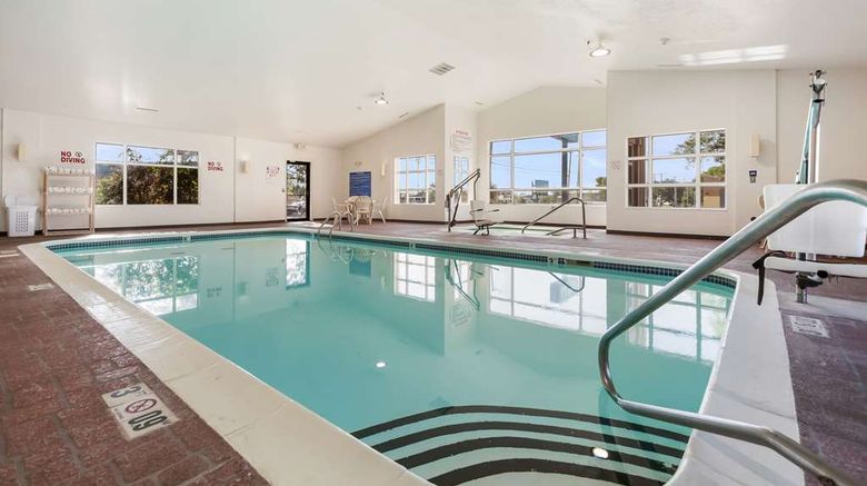 <b>Quality Inn Lincoln Pool</b>. Images powered by <a href="https://iceportal.shijigroup.com/" title="IcePortal" target="_blank">IcePortal</a>.