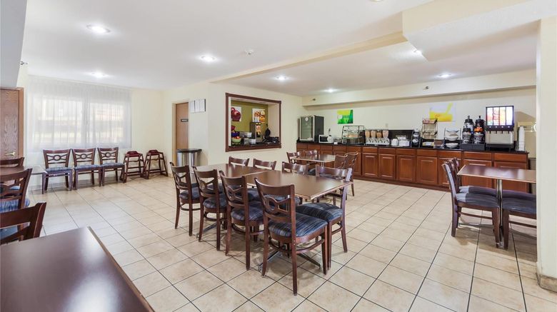 <b>Quality Inn Lincoln Restaurant</b>. Images powered by <a href="https://iceportal.shijigroup.com/" title="IcePortal" target="_blank">IcePortal</a>.