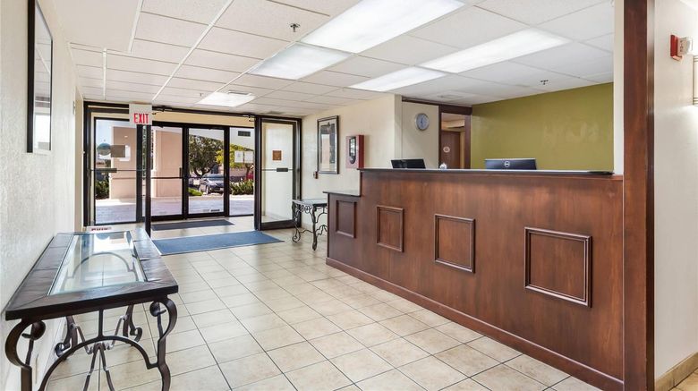 <b>Quality Inn Lincoln Lobby</b>. Images powered by <a href="https://iceportal.shijigroup.com/" title="IcePortal" target="_blank">IcePortal</a>.