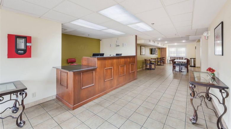 <b>Quality Inn Lincoln Lobby</b>. Images powered by <a href="https://iceportal.shijigroup.com/" title="IcePortal" target="_blank">IcePortal</a>.