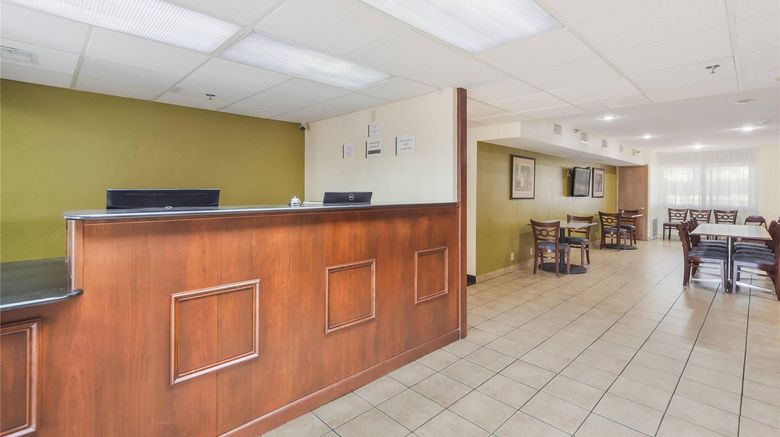 <b>Quality Inn Lincoln Lobby</b>. Images powered by <a href="https://iceportal.shijigroup.com/" title="IcePortal" target="_blank">IcePortal</a>.