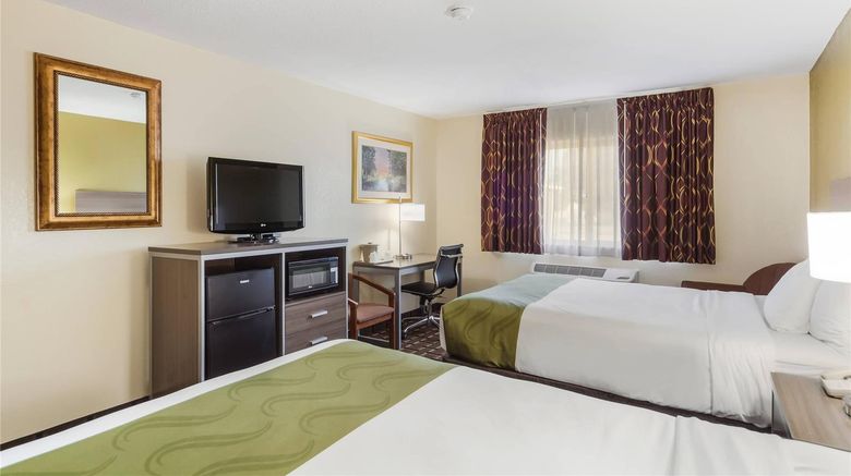 <b>Quality Inn Lincoln Room</b>. Images powered by <a href="https://iceportal.shijigroup.com/" title="IcePortal" target="_blank">IcePortal</a>.