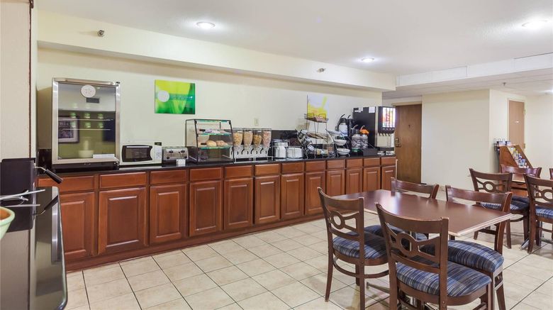 <b>Quality Inn Lincoln Restaurant</b>. Images powered by <a href="https://iceportal.shijigroup.com/" title="IcePortal" target="_blank">IcePortal</a>.