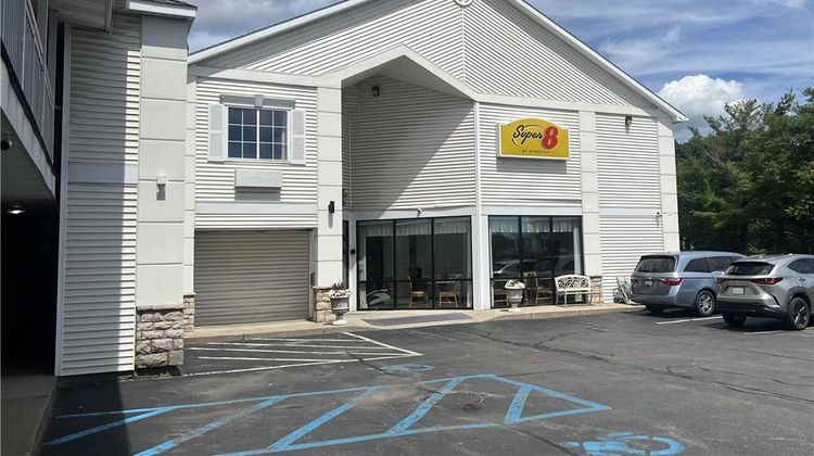 Super 8 by Wyndham Albany Exterior