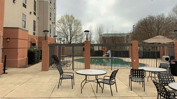 Wingate by Wyndham Ridgeland Pool