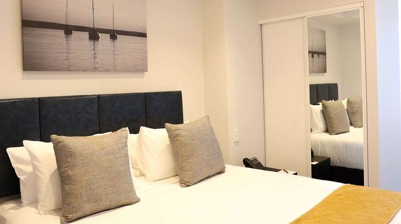 <b>Ramada by Wyndham Wellington Room</b>. Images powered by <a href="https://iceportal.shijigroup.com/" title="IcePortal" target="_blank">IcePortal</a>.