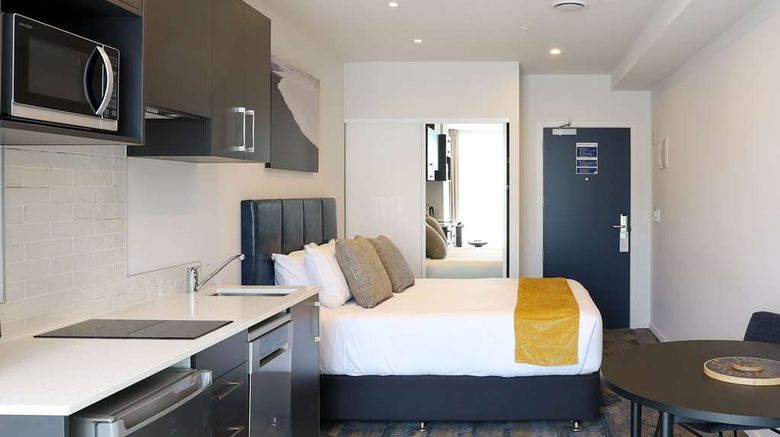 <b>Ramada by Wyndham Wellington Room</b>. Images powered by <a href="https://iceportal.shijigroup.com/" title="IcePortal" target="_blank">IcePortal</a>.