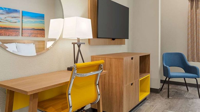<b>Days Inn & Stes Wyndham Greater Tomball Suite</b>. Images powered by <a href="https://iceportal.shijigroup.com/" title="IcePortal" target="_blank">IcePortal</a>.