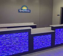 Days Inn & Stes Wyndham Greater Tomball Lobby