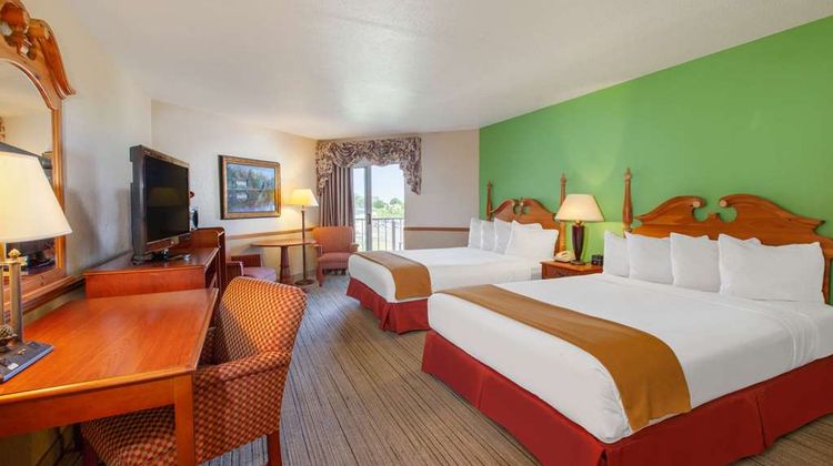 Apple Tree Inn SureStay Collection by BW Room
