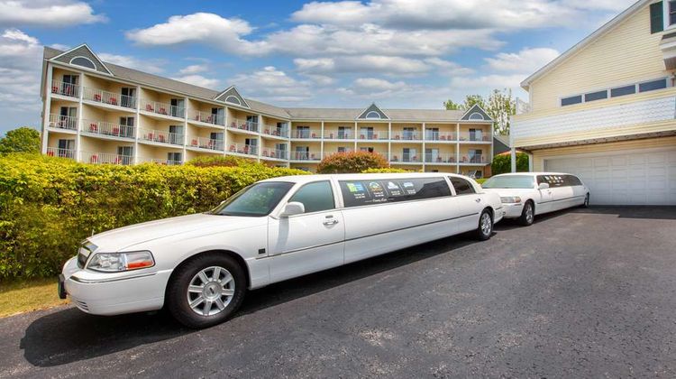 Apple Tree Inn SureStay Collection by BW Exterior