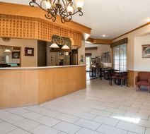 Apple Tree Inn SureStay Collection by BW Lobby