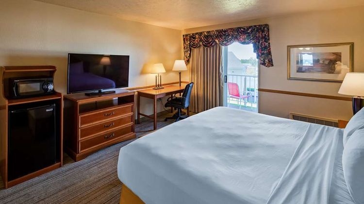 Apple Tree Inn SureStay Collection by BW Room