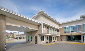 Econo Lodge Inn and Suites Kelowna