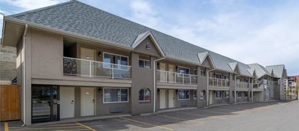 Econo Lodge Inn and Suites Kelowna Exterior
