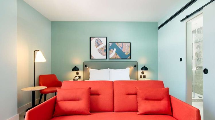 Hyatt Place London City East Room