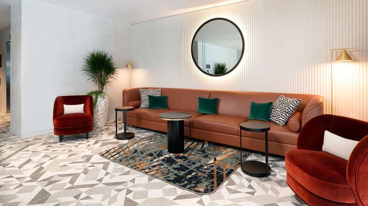 Hyatt Place London City East Lobby