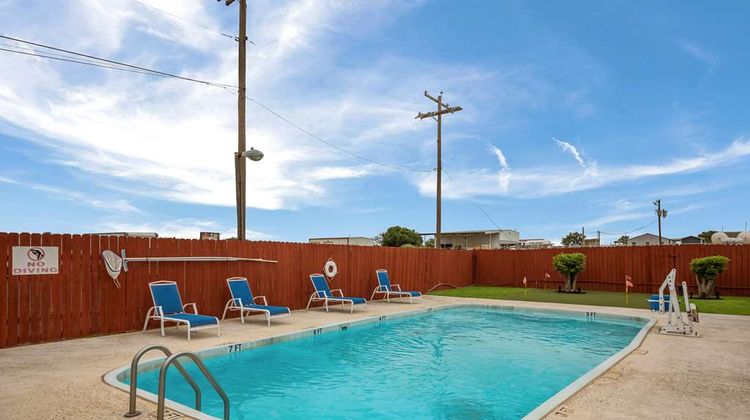 SureStay Hotel by Best Western Rockdale Pool