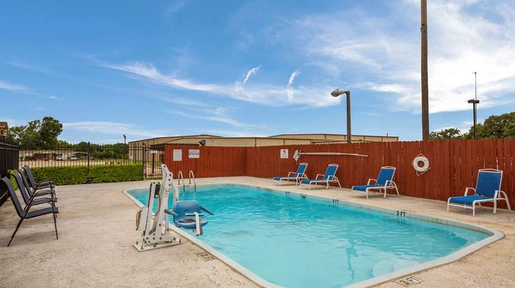 SureStay Hotel by Best Western Rockdale Pool