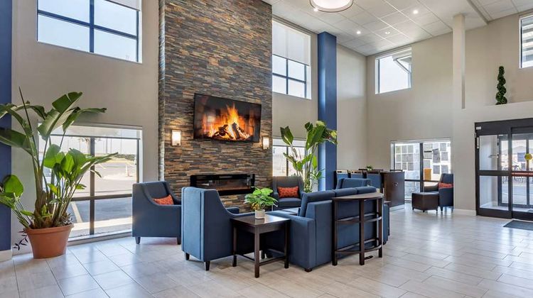 Comfort Suites Saint Louis Lobby