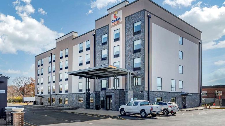 Comfort Suites Saint Louis Exterior. Images powered by <a href="https://iceportal.shijigroup.com" target="_blank" rel="noopener">Ice Portal</a>.