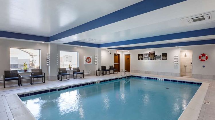 Comfort Suites Saint Louis Pool