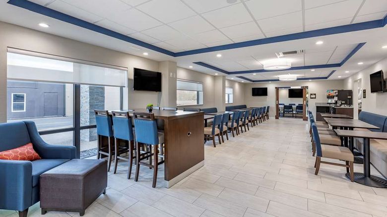 <b>Comfort Suites Saint Louis Restaurant</b>. Images powered by <a href="https://iceportal.shijigroup.com/" title="IcePortal" target="_blank">IcePortal</a>.