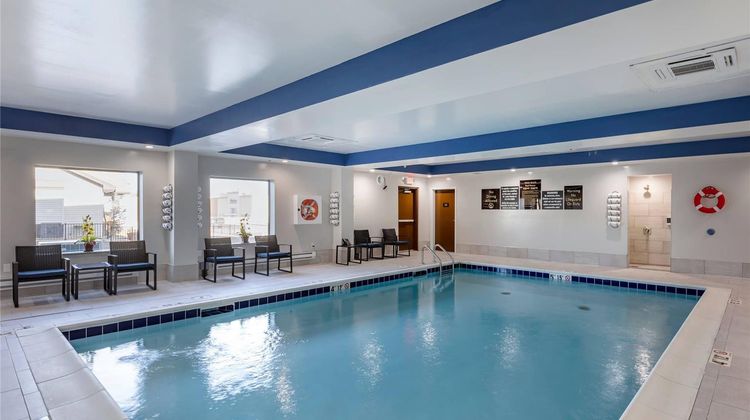 Comfort Suites Saint Louis Pool