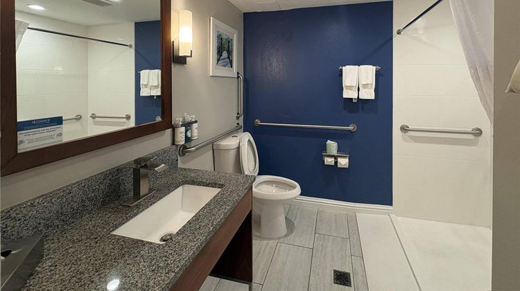 Comfort Suites Saint Louis Room