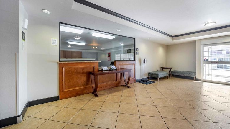 <b>Extended Stay America Lawton Fort Sill Lobby</b>. Images powered by <a href="https://iceportal.shijigroup.com/" title="IcePortal" target="_blank">IcePortal</a>.