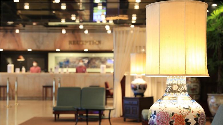 <b>Rose Hotel Yokohama Lobby</b>. Images powered by <a href="https://iceportal.shijigroup.com/" title="IcePortal" target="_blank">IcePortal</a>.