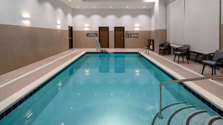 La Quinta Inn & Suites Downtown Stadium Pool