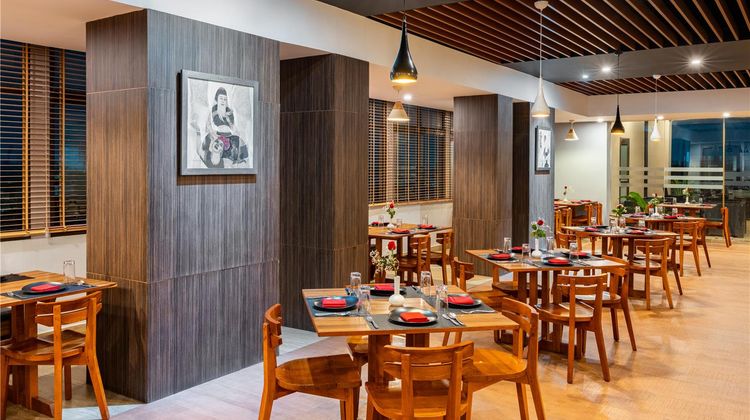 Classic Grande Imphal, Radisson Individ. Restaurant