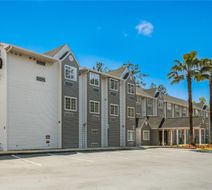 Sleep Inn & Suites Exterior
