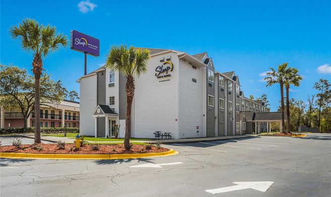 Sleep Inn & Suites Exterior