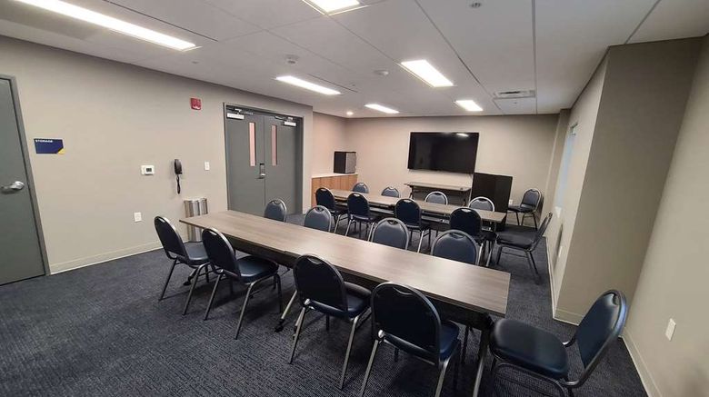 <b>Microtel Inn & Suites by Wyndham Meeting</b>. Images powered by <a href="https://iceportal.shijigroup.com/" title="IcePortal" target="_blank">IcePortal</a>.
