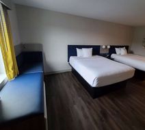 Microtel Inn & Suites by Wyndham Room