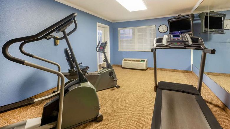 <b>Days Inn by Wyndham Austintown Health</b>. Images powered by <a href="https://iceportal.shijigroup.com/" title="IcePortal" target="_blank">IcePortal</a>.