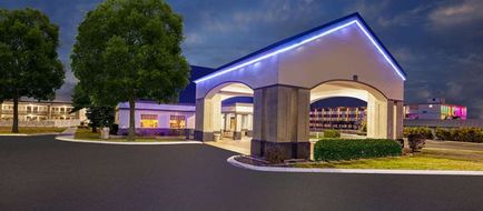 Days Inn by Wyndham Austintown Exterior