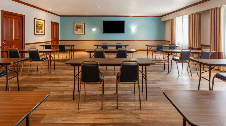 Days Inn by Wyndham Austintown Meeting