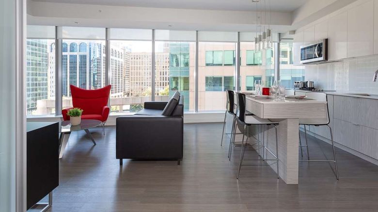 <b>reStays Ottawa Room</b>. Images powered by <a href="https://iceportal.shijigroup.com/" title="IcePortal" target="_blank">IcePortal</a>.