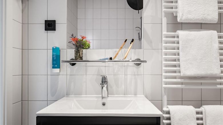 <b>Hotel Duesseldorf Mitte Room</b>. Images powered by <a href="https://iceportal.shijigroup.com/" title="IcePortal" target="_blank">IcePortal</a>.