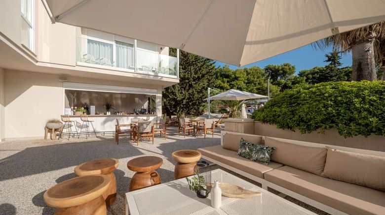 <b>Waterman Svpetrvs Resort - Brac Pool</b>. Images powered by <a href="https://iceportal.shijigroup.com/" title="IcePortal" target="_blank">IcePortal</a>.