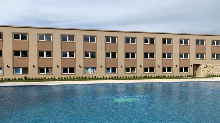 Days Inn by Wyndham Zarate Pool